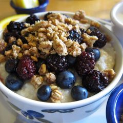 crunch-berry oat meal